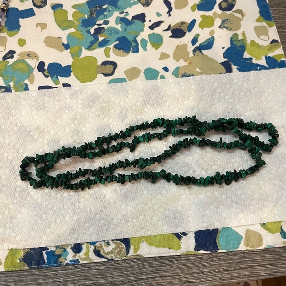 35” green malachite necklace - Picture 3 of 3
